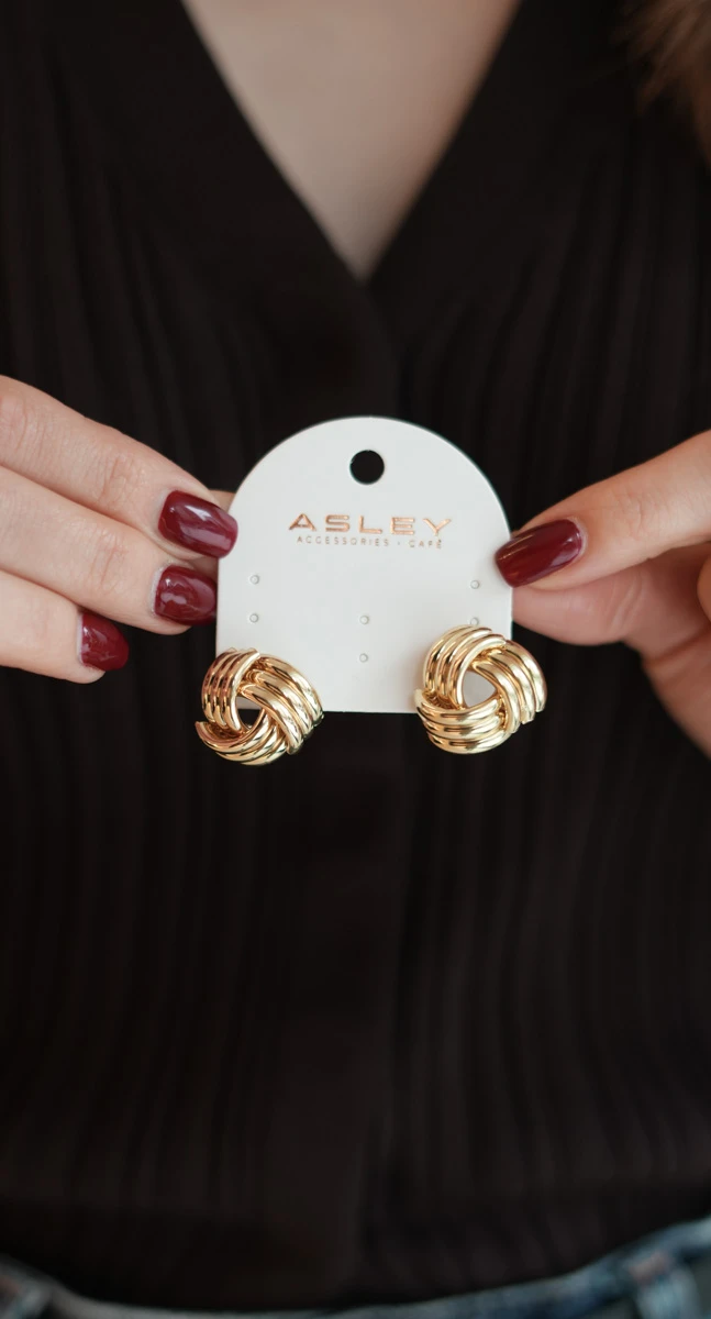 Çoklu Yarım Halka Detaylı Üçlü Görünüm Küpe