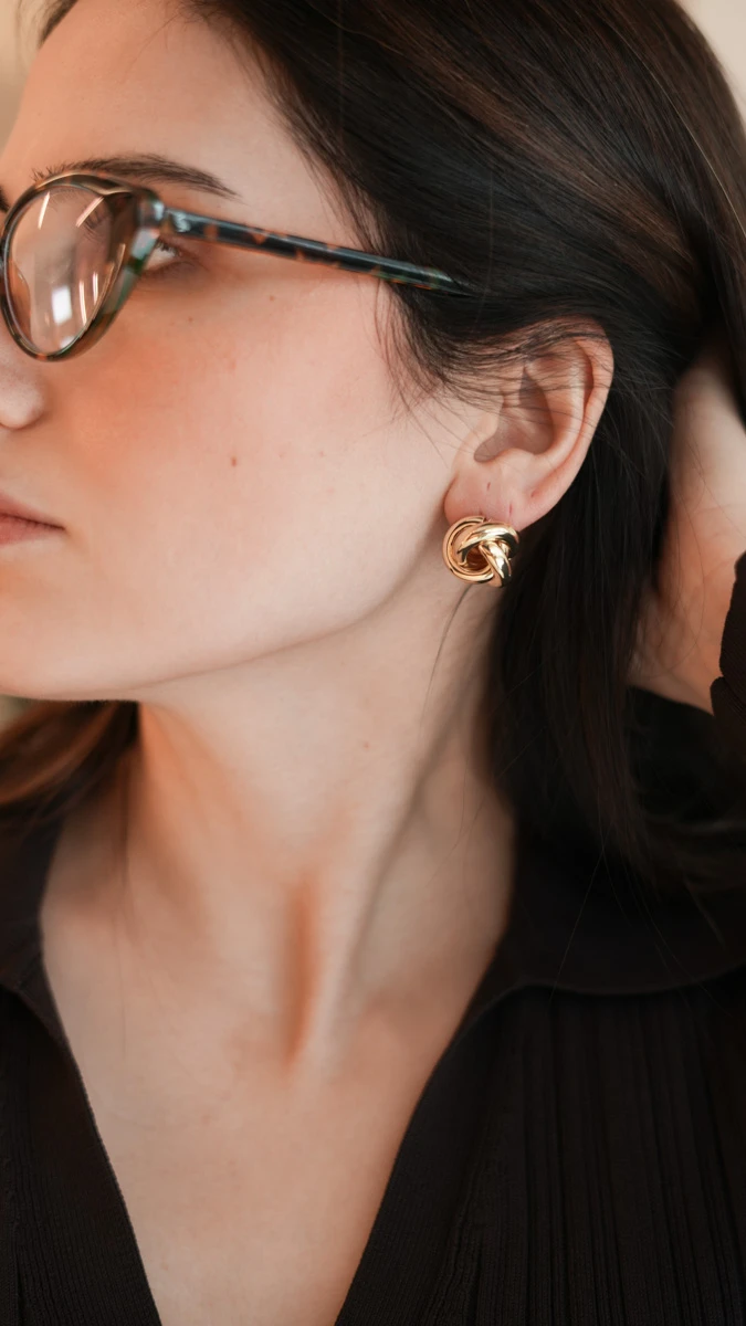 Metal Minimal Gül Tasarım Sabit Küpe