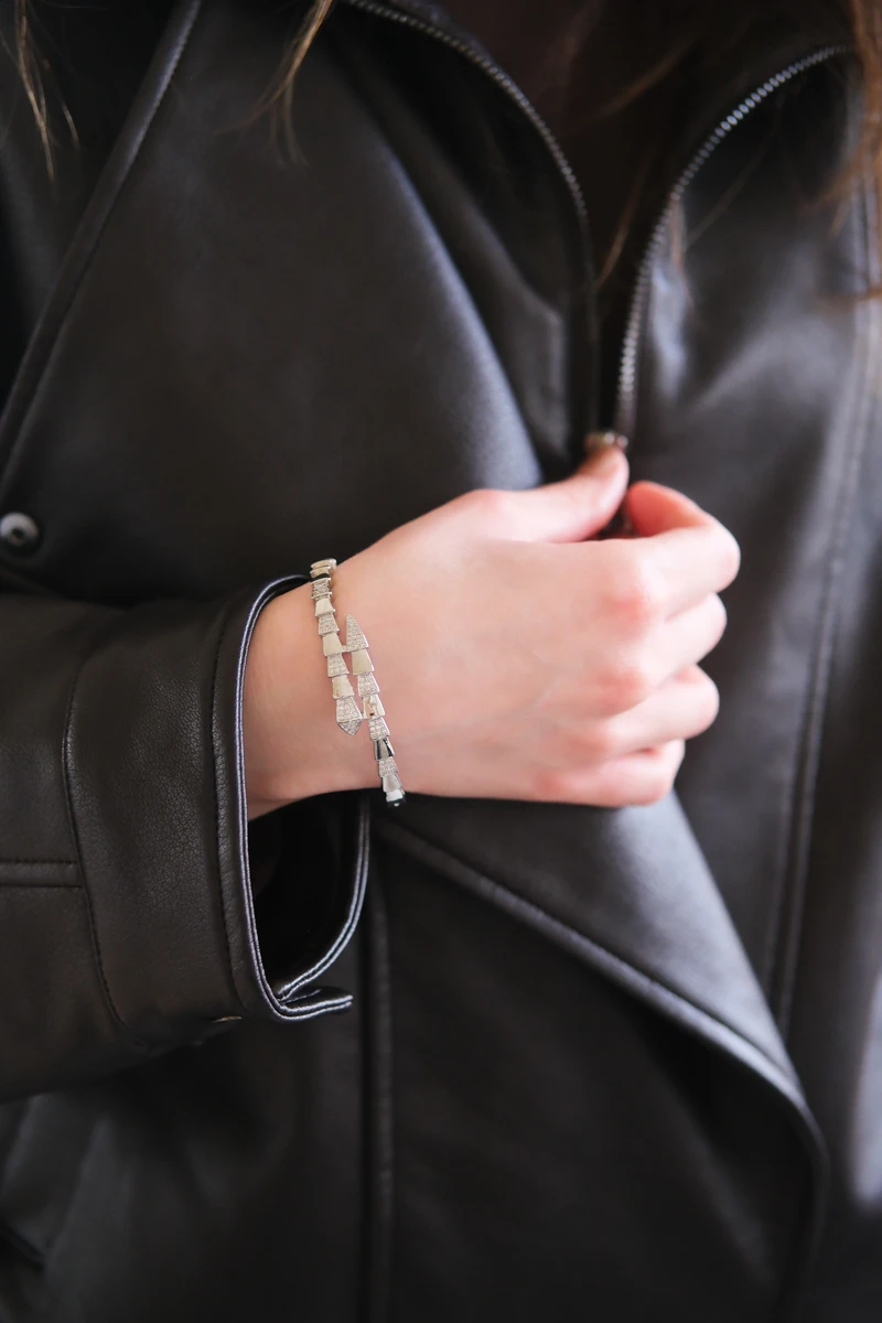 Dokulu Yılan Tasarım Gümüş Kelepçe