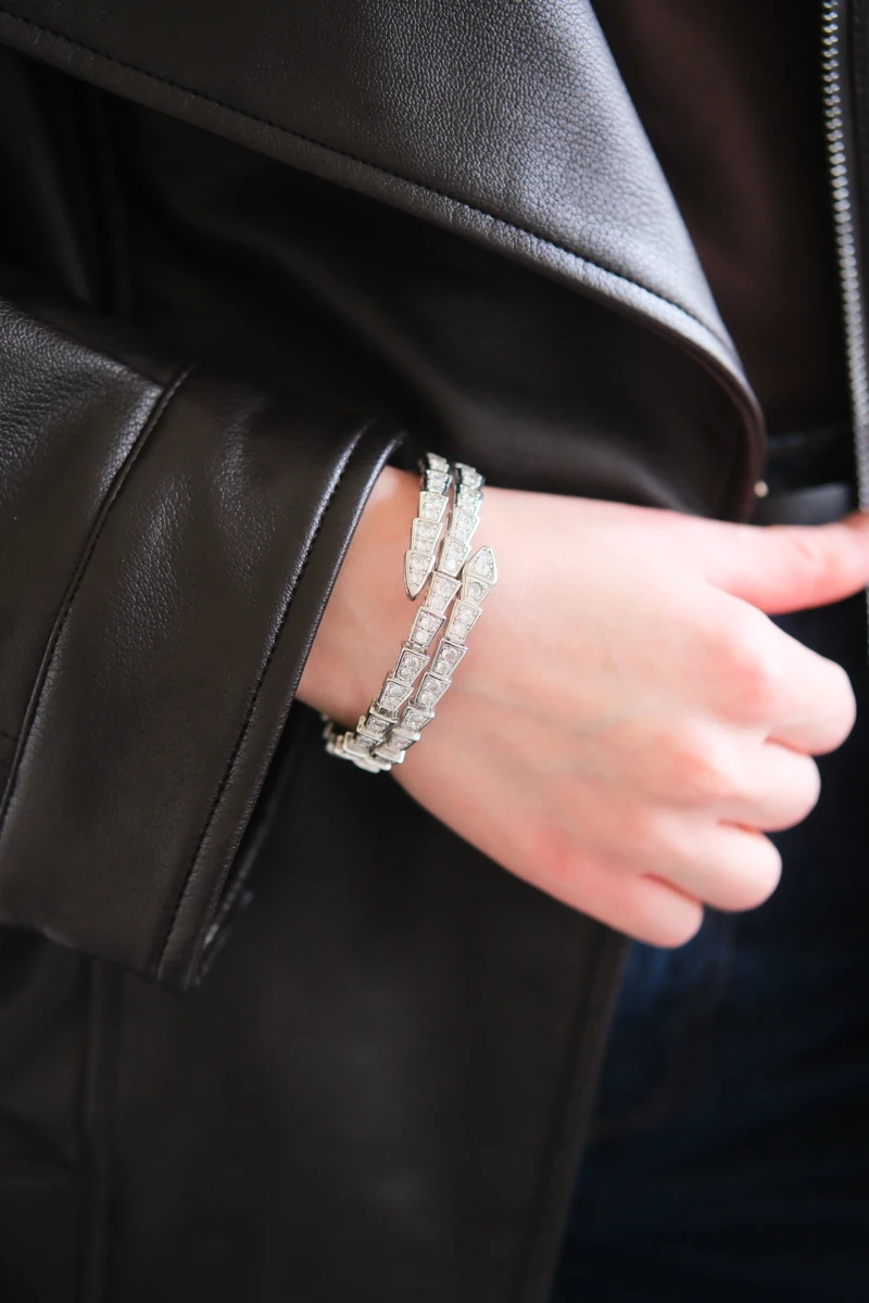 Dokulu Yılan Tasarım Sarmal Gümüş Kelepçe