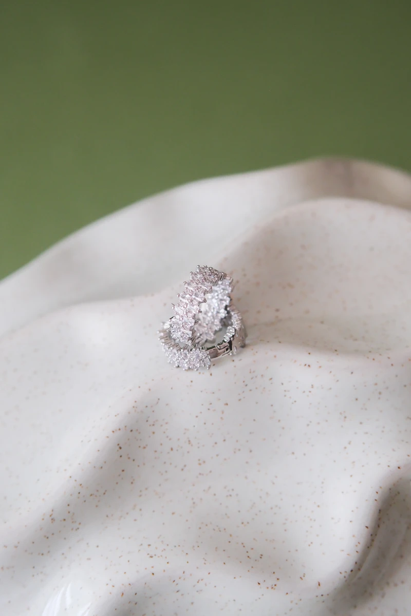 Çift Sıra Taşlı Gümüş Halka Küpe