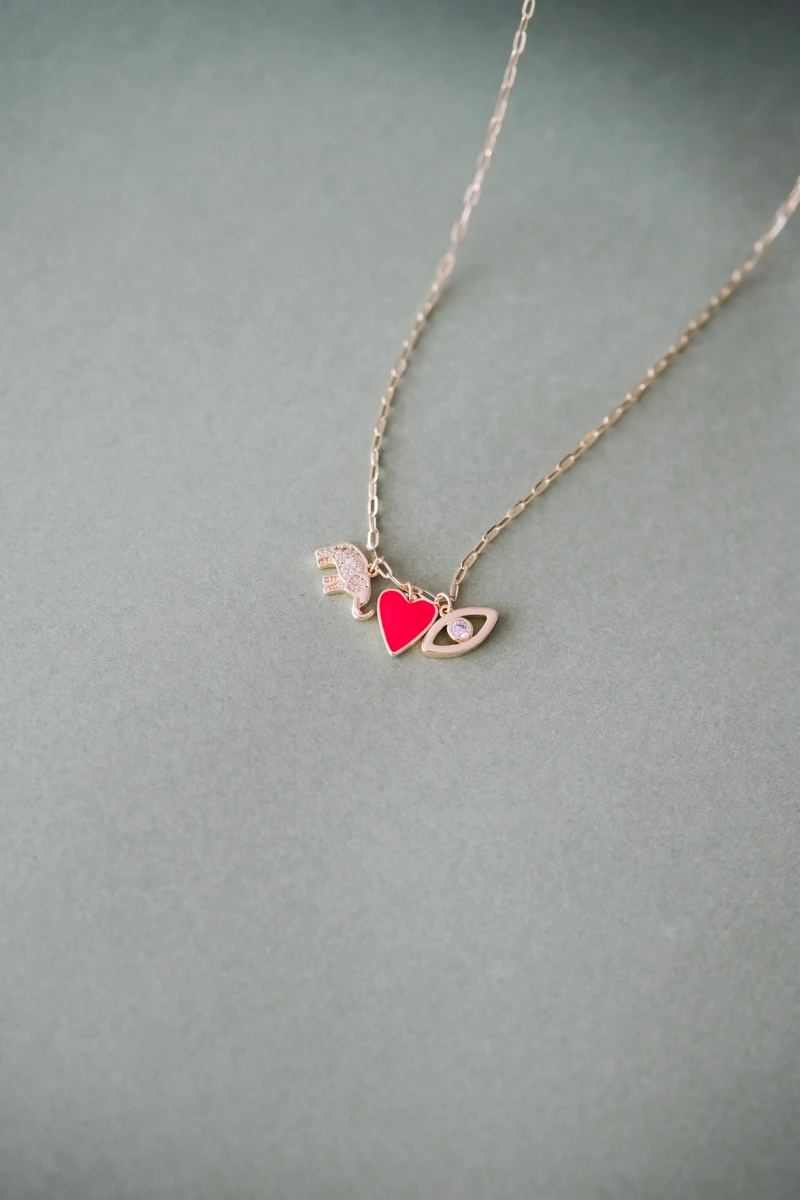 Çoklu Charm Detaylı Gold Kolye