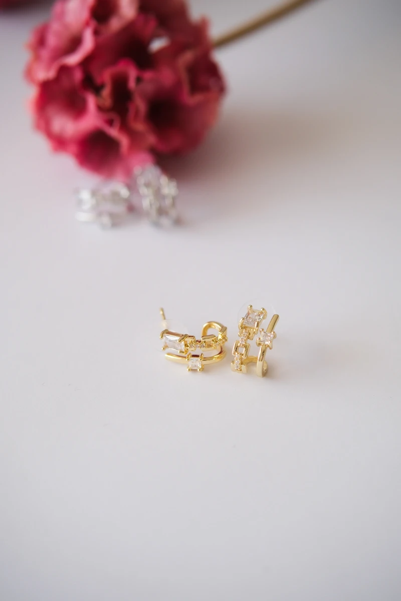 Kare Ve Baget Taş Detaylı İkili Görünüm Gold Küpe