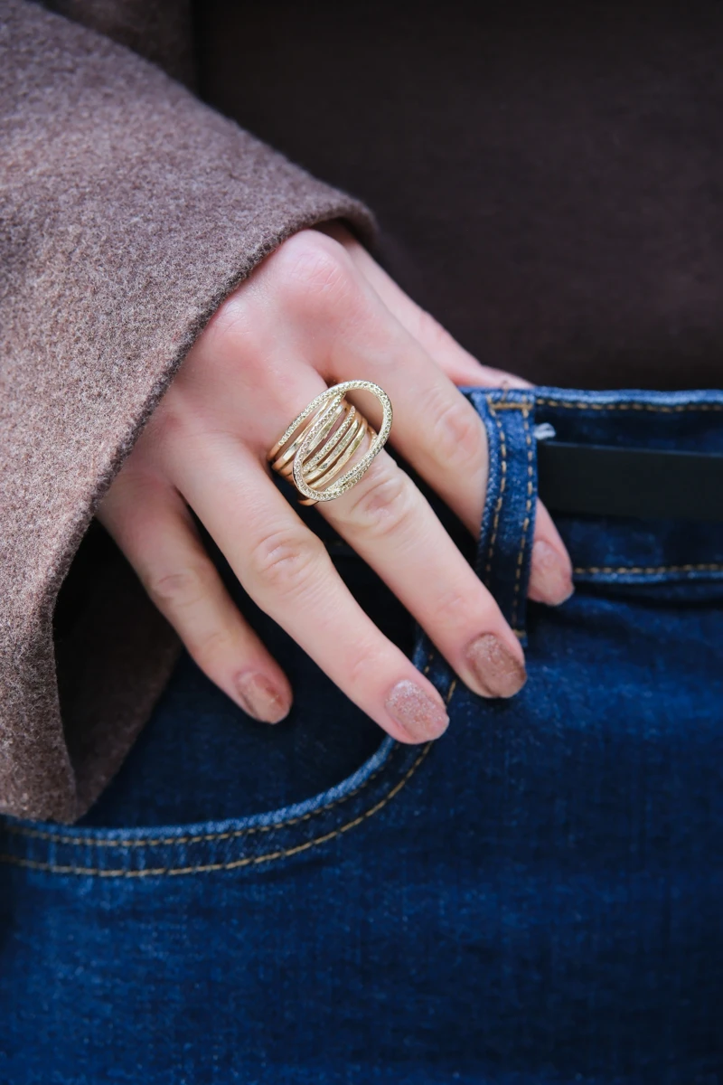 Taşlı Sarmal Tasarım Büyük Gold Yüzük 