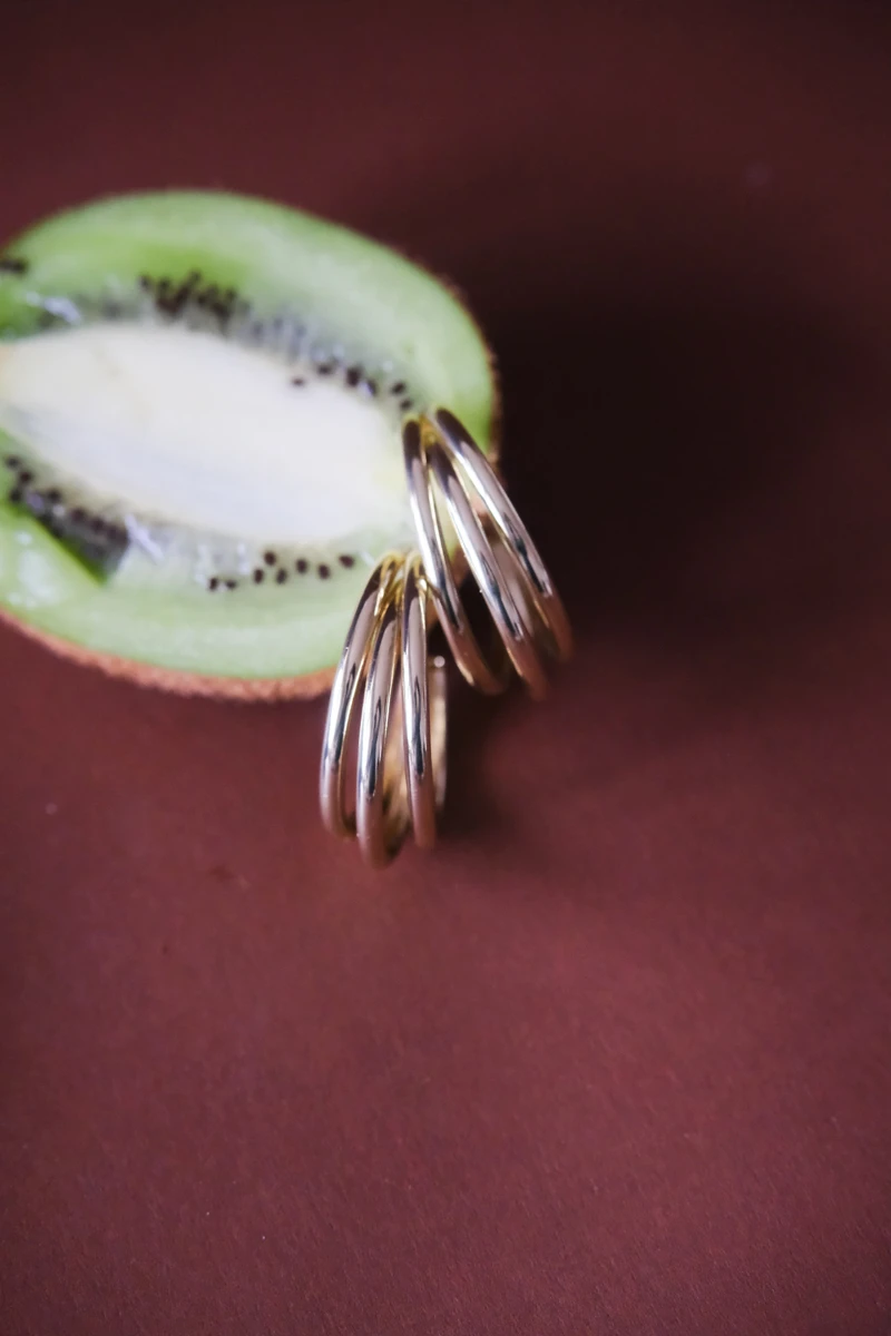 İnce Metal Kafes Tasarım Büyük Gold Küpe