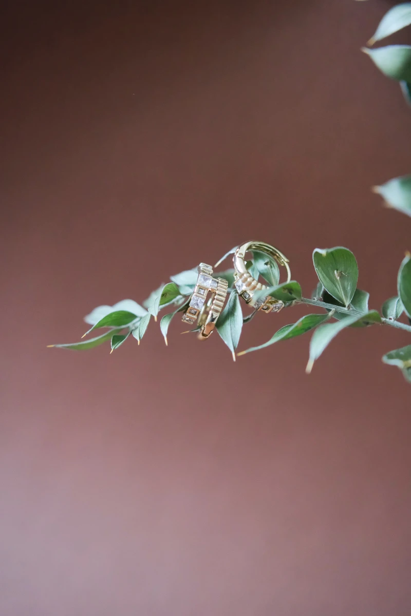 Kare Taşlı Ve Metal İkili Görünüm Gold Halka Küpe