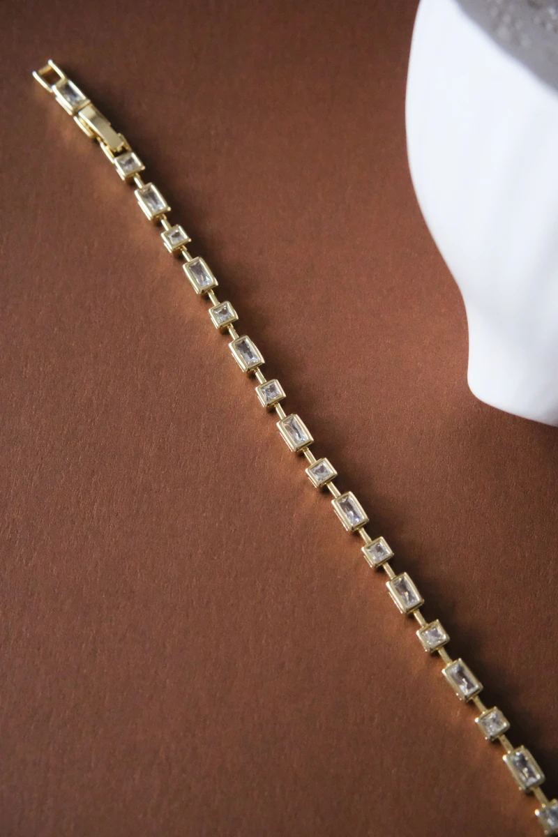 Kare Ve Baget Taş Sıralı Tasarım Gold Bileklik