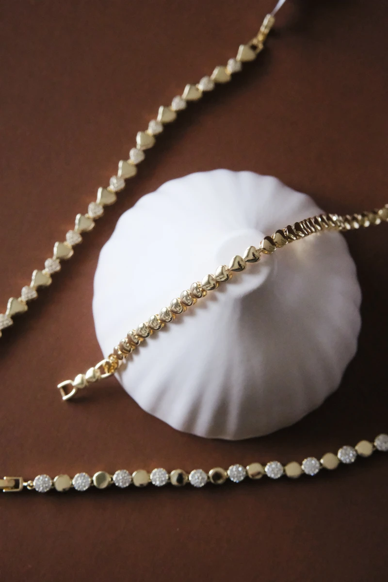 Metal Kalp Sıralı Gold Bileklik