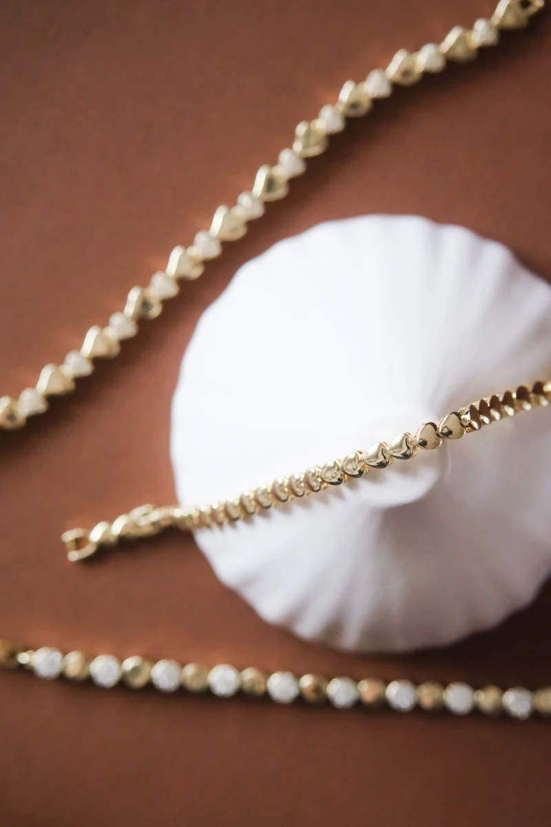 Metal Kalp Sıralı Gold Bileklik