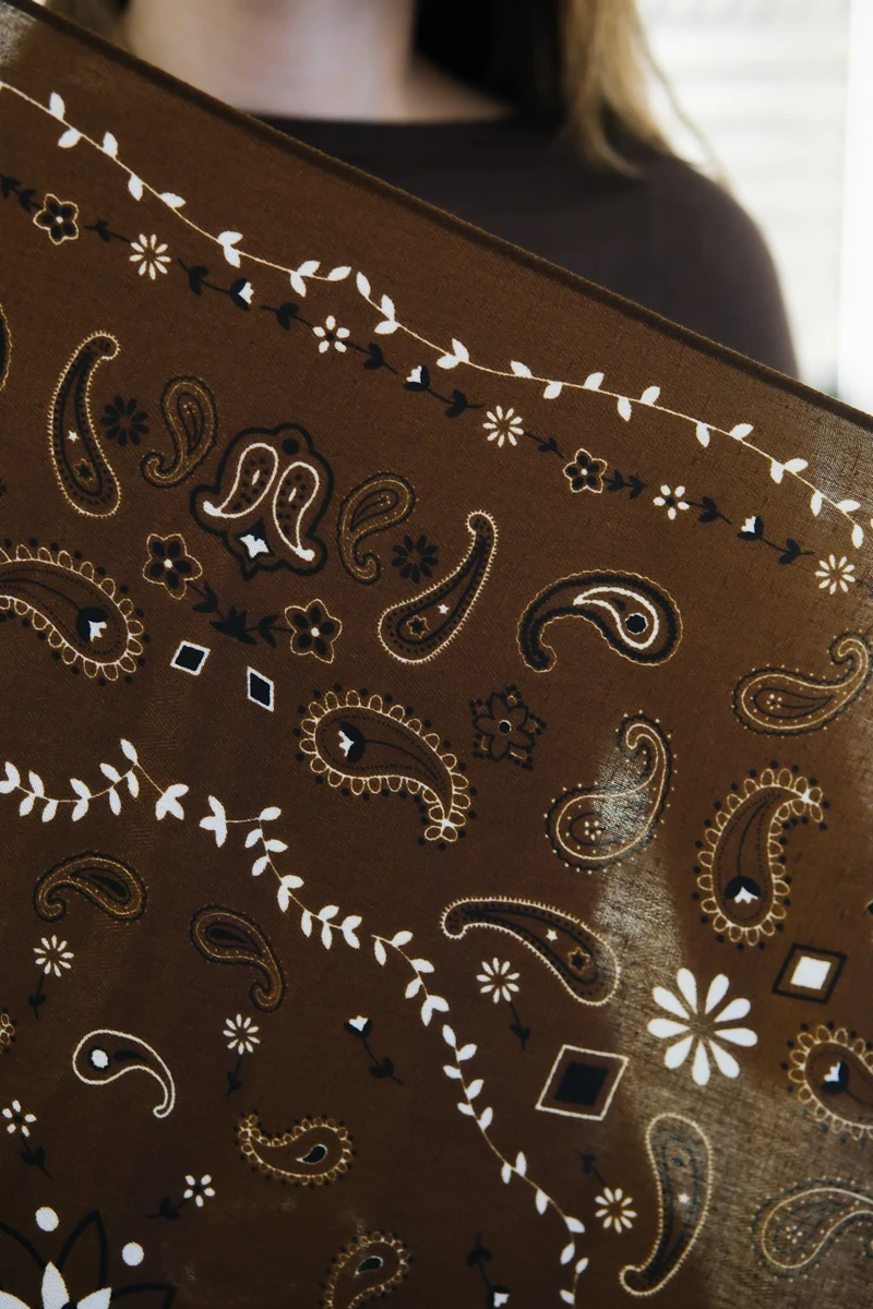 Etnik Desenli Kare Kaşmir Fular (70*70)