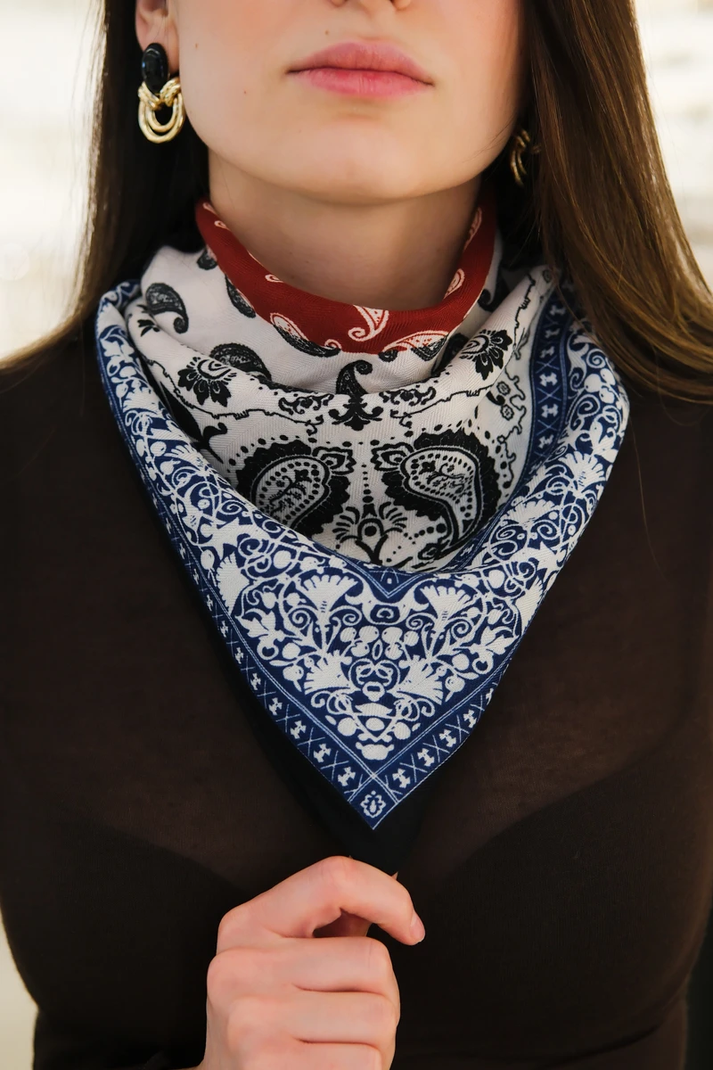 Etnik Desenli Kare Kaşmir Fular (70*70)