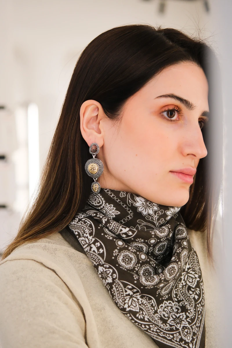 Siyah Taşlı Vintage Küpe