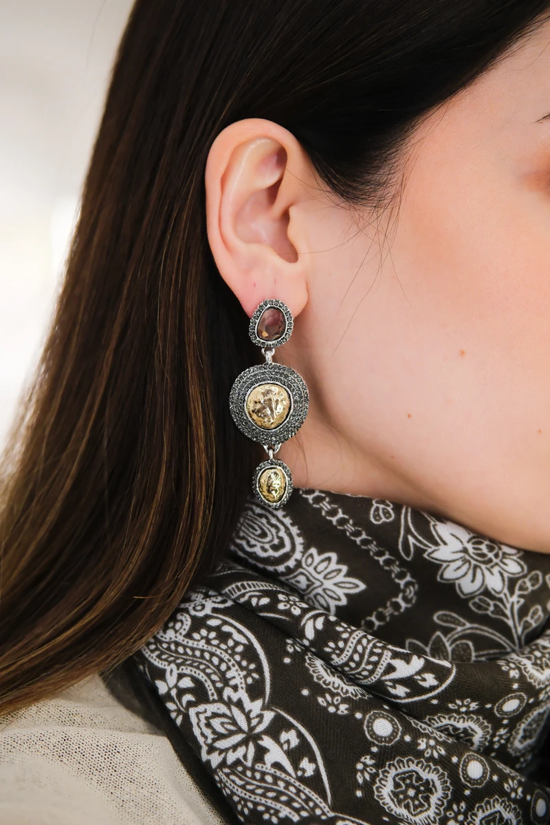 Siyah Taşlı Vintage Küpe