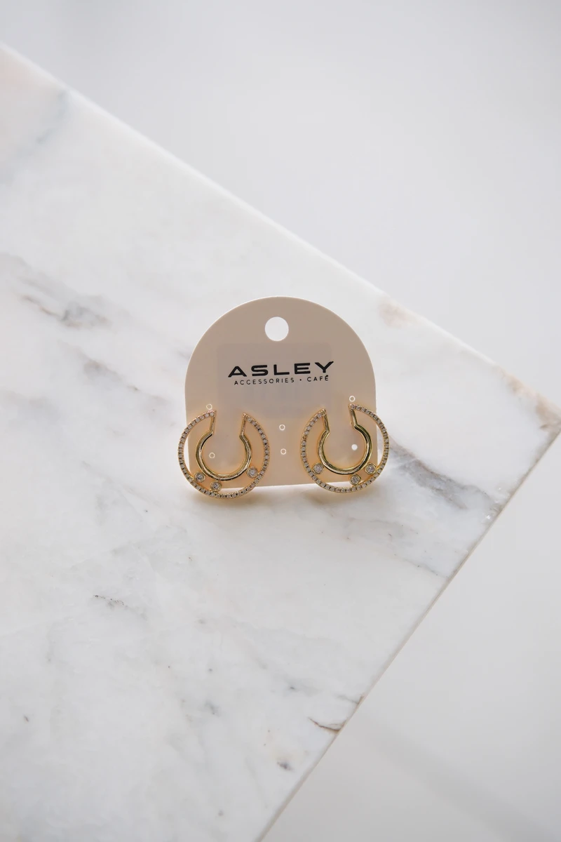 Taşlı C Tasarım Sabit Gold Küpe