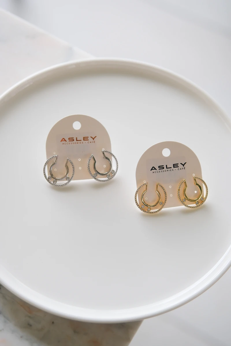 Taşlı C Tasarım Sabit Gold Küpe