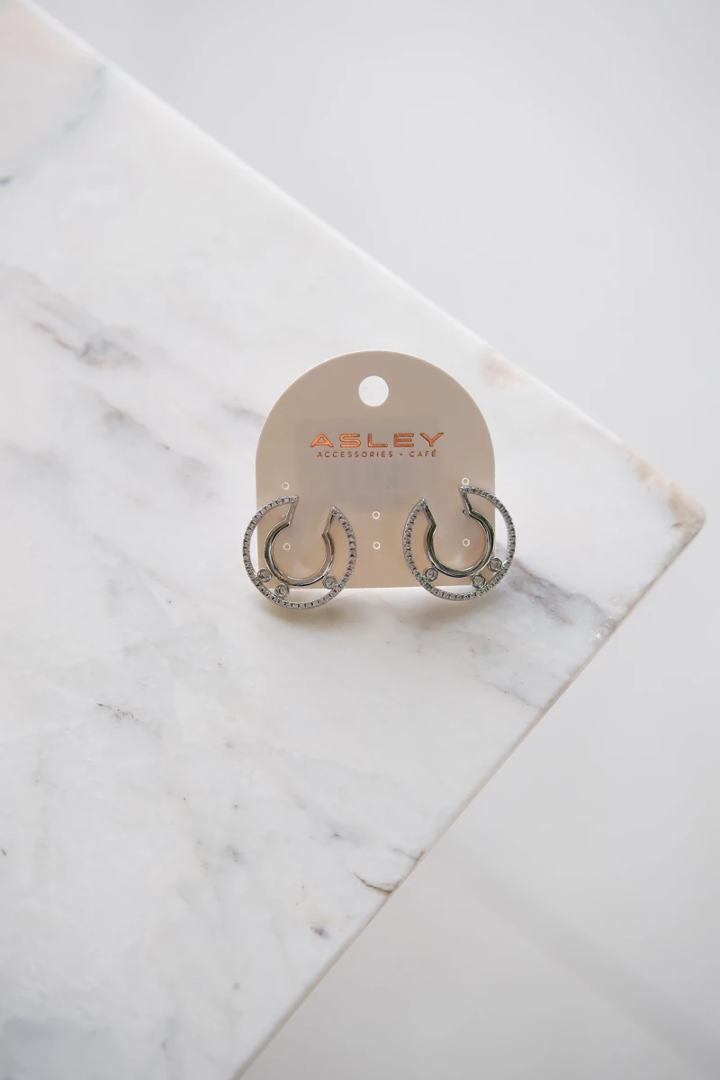 Taşlı C Tasarım Sabit Gümüş Küpe