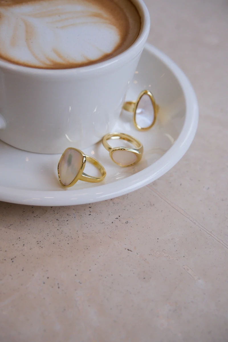 Sedefli Büyük Plaka Tasarım Gold Yüzük 